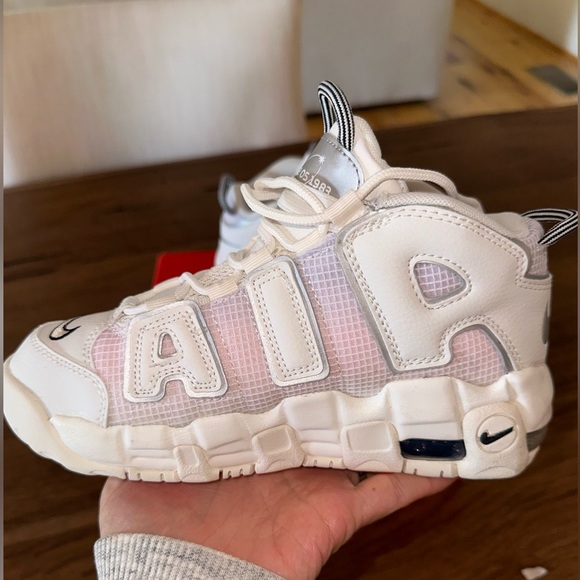 NIKE AIR MORE UPTEMPO '96 'THANK YOU, WILSON' size big kids 3Y, New in box - Picture 2 of 9